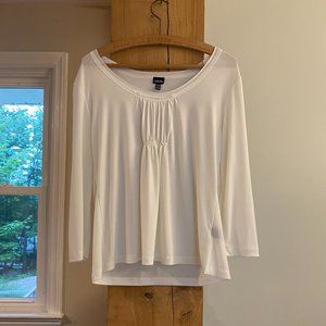 Flowy, white blouse